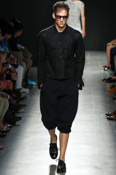 Look 11